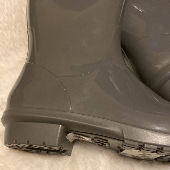 Womens Ugg rain boots gray size 7 waterproof rubber boots - Picture 3 of 9